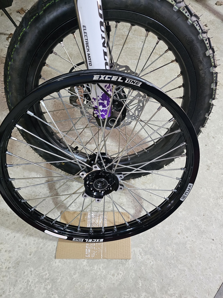 Conversion Roue Avant 19" Ultra Bee en 21" Cerclage Excel Noir