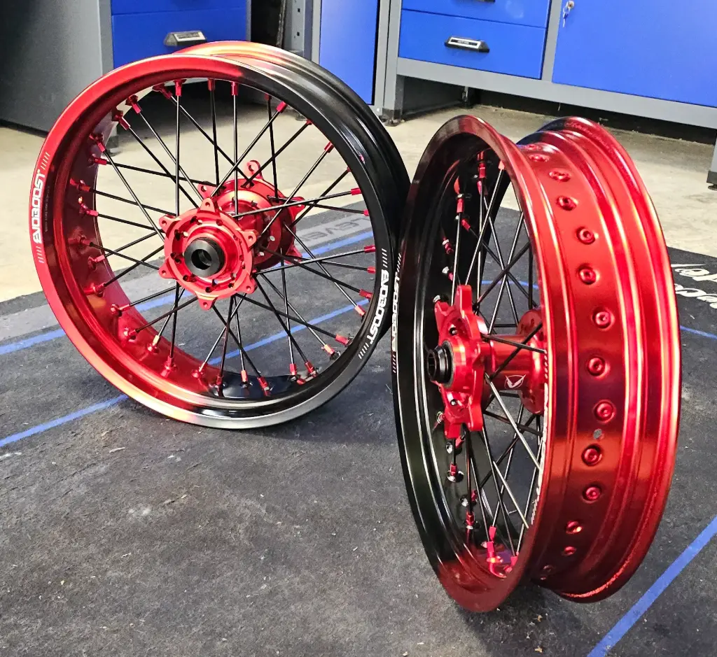 Set Jantes Supermotard EVOBOOST 17x3.50 / 17x5.00 – STARK VARG EX – Bi-Couleur