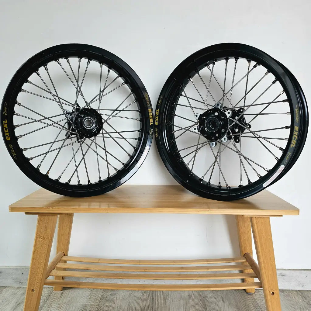 JEU DE JANTES 17*2.50-17*3.50 Supermotard Moyeu SM Pro Cerclage Excel - SUR-RON ULTRA BEE